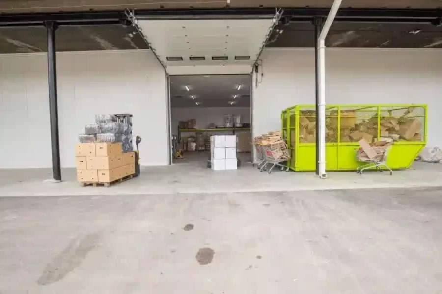 MERE market - ulaz u magacin